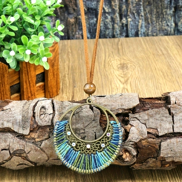 Handmade Woven Circle Pendant Necklace - Picture 1 of 2